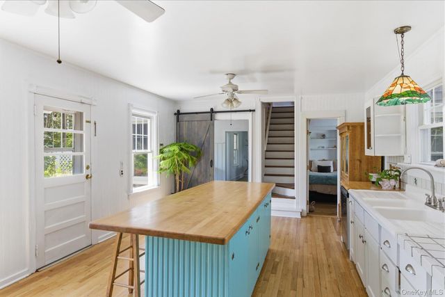 517 Montauk Highway, East Quogue, NY 11942