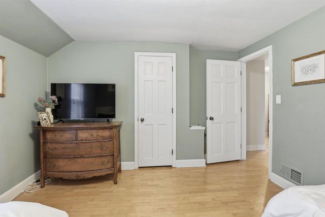 1820 N SUPERIOR STREET, Appleton, WI 54911