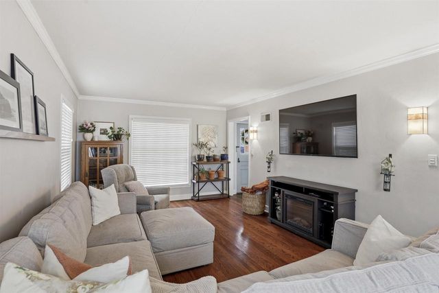1820 N SUPERIOR STREET, Appleton, WI 54911