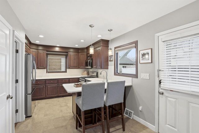 1820 N SUPERIOR STREET, Appleton, WI 54911