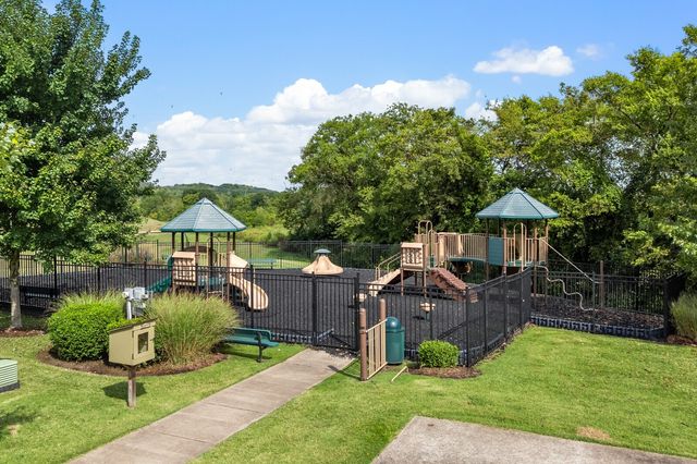 1200 Scarcroft Ln, Nashville, TN 37221