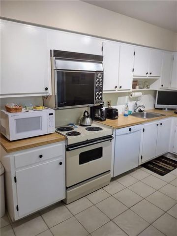 804 Cypress Boulevard 208, Pompano Beach, FL 33069