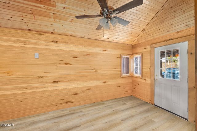 557 High Country Way, Cosby, TN 37722