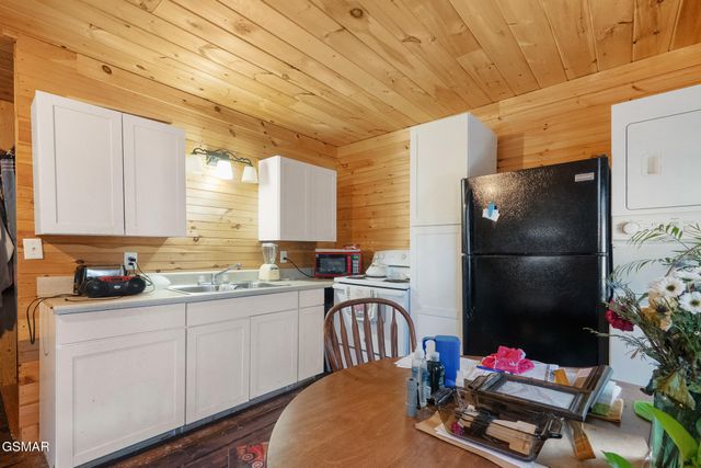 557 High Country Way, Cosby, TN 37722