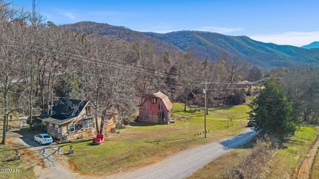 557 High Country Way, Cosby, TN 37722