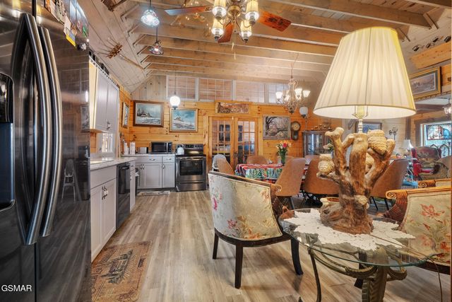 557 High Country Way, Cosby, TN 37722