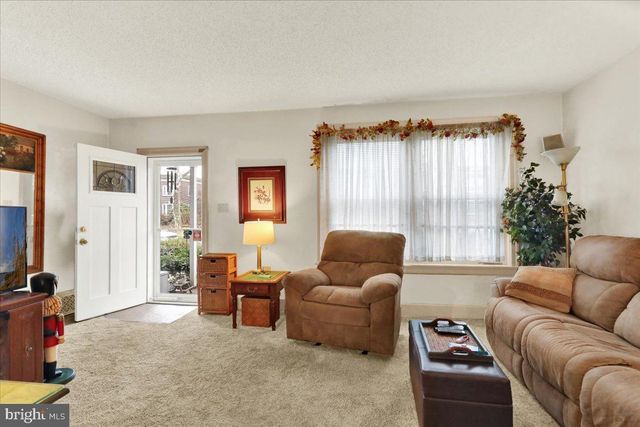 375 SUNSET RD, Reading, PA 19611