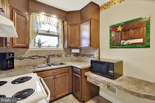 375 SUNSET RD, Reading, PA 19611