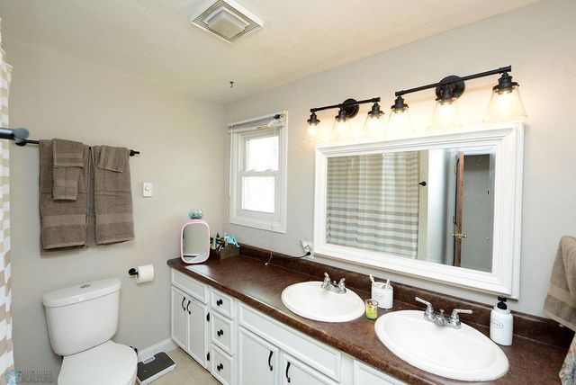 1301 62nd Avenue N, Moorhead, MN 56560