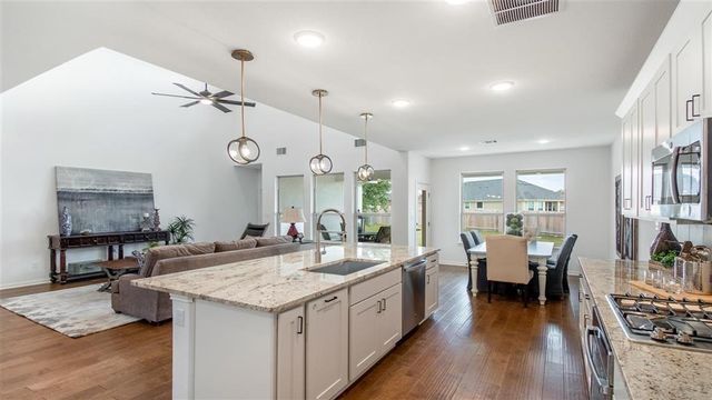 112 Amber Oak LN, Georgetown, TX 78628