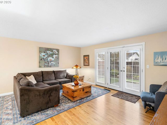 2036 SALLAL Rd, Woodburn, OR 97071