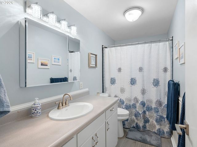 2036 SALLAL Rd, Woodburn, OR 97071