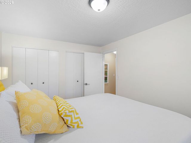 2036 SALLAL Rd, Woodburn, OR 97071