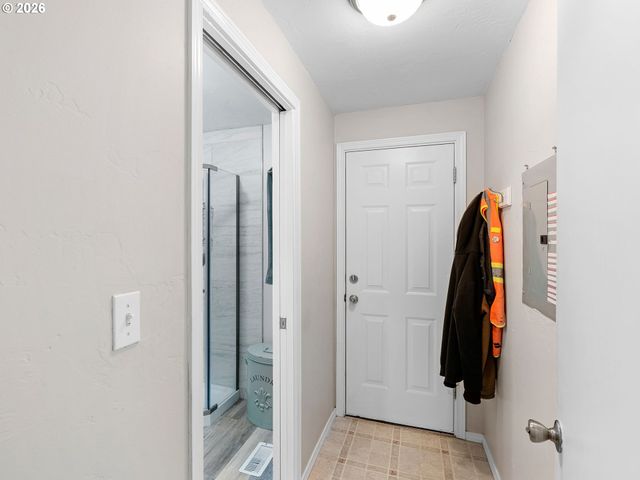 2036 SALLAL Rd, Woodburn, OR 97071