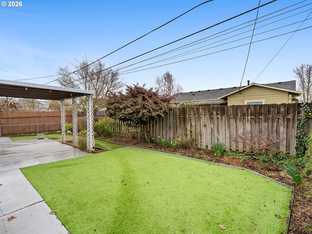 2036 SALLAL Rd, Woodburn, OR 97071