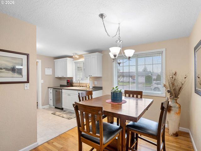 2036 SALLAL Rd, Woodburn, OR 97071