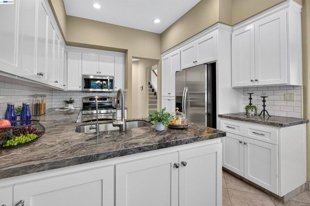 305 Sutton Cir, Danville, CA 94506