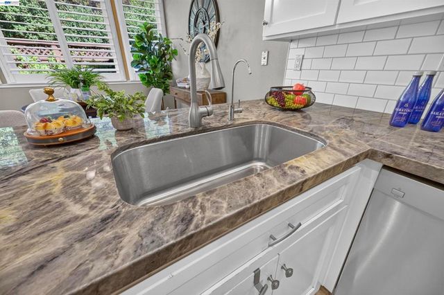 305 Sutton Cir, Danville, CA 94506