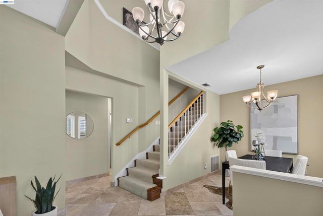 305 Sutton Cir, Danville, CA 94506