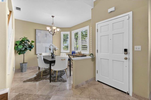 305 Sutton Cir, Danville, CA 94506