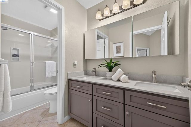 305 Sutton Cir, Danville, CA 94506
