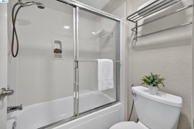 305 Sutton Cir, Danville, CA 94506