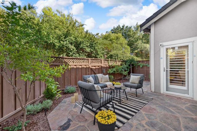 305 Sutton Cir, Danville, CA 94506