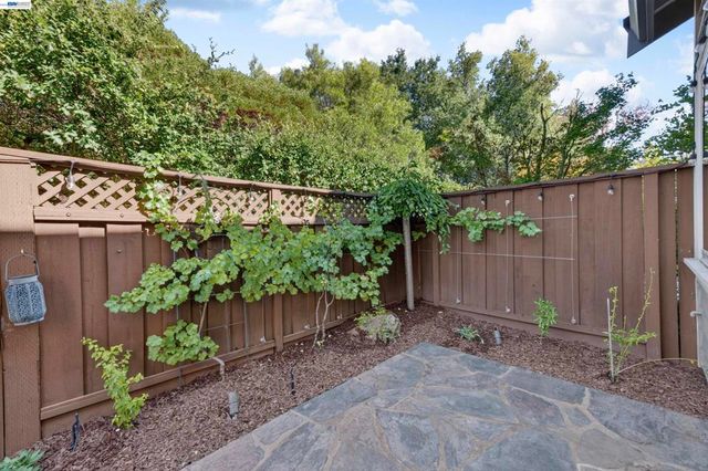 305 Sutton Cir, Danville, CA 94506