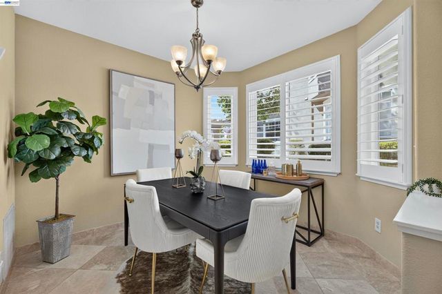 305 Sutton Cir, Danville, CA 94506