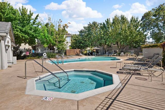 305 Sutton Cir, Danville, CA 94506