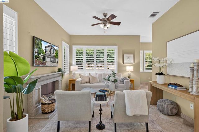305 Sutton Cir, Danville, CA 94506