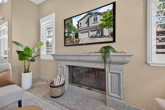 305 Sutton Cir, Danville, CA 94506