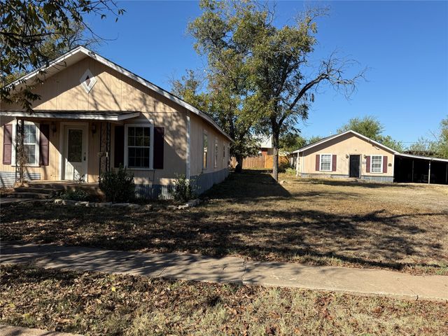 1814 S Neches Street 1816, Coleman, TX 76834