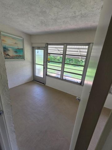 7205 W Oakridge Circle, Lake Worth, FL 33462