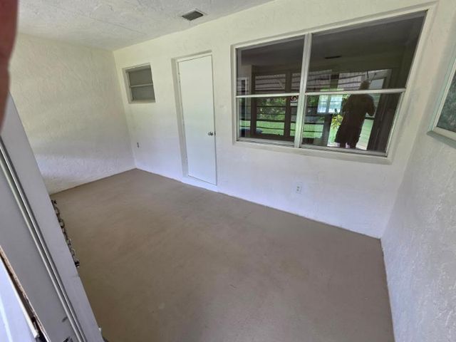 7205 W Oakridge Circle, Lake Worth, FL 33462