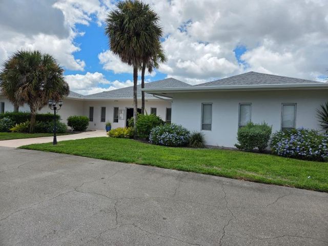 7205 W Oakridge Circle, Lake Worth, FL 33462