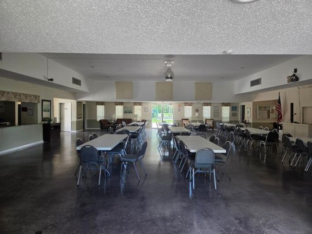 7205 W Oakridge Circle, Lake Worth, FL 33462