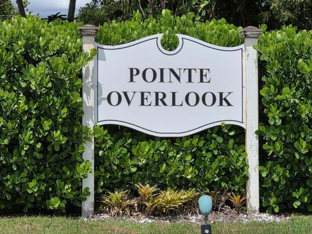 7205 W Oakridge Circle, Lake Worth, FL 33462