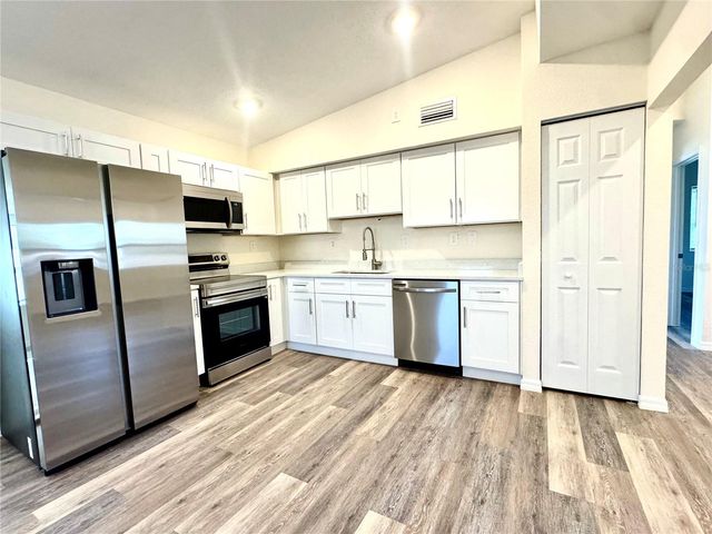9805 N MYRTLE STREET, Tampa, FL 33617