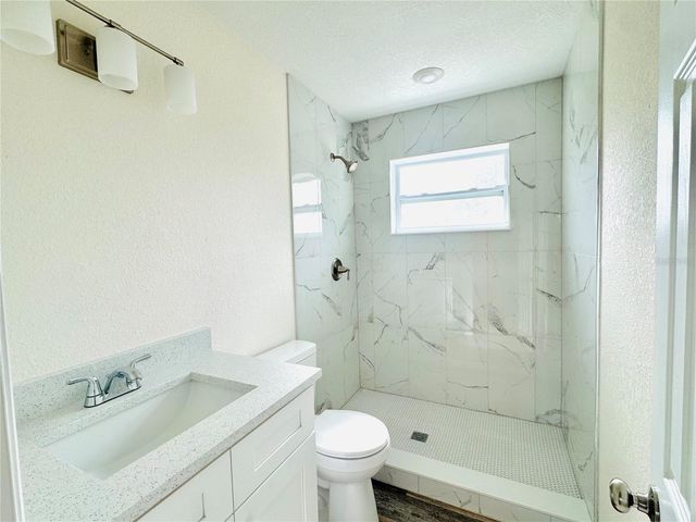9805 N MYRTLE STREET, Tampa, FL 33617