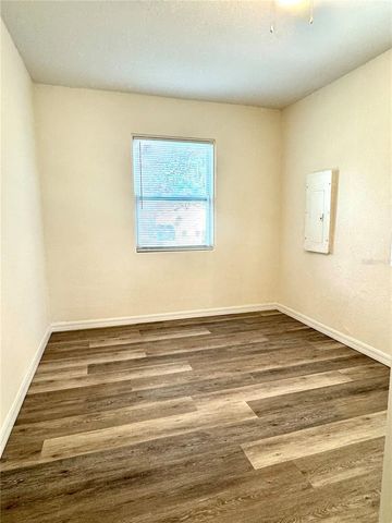 9805 N MYRTLE STREET, Tampa, FL 33617