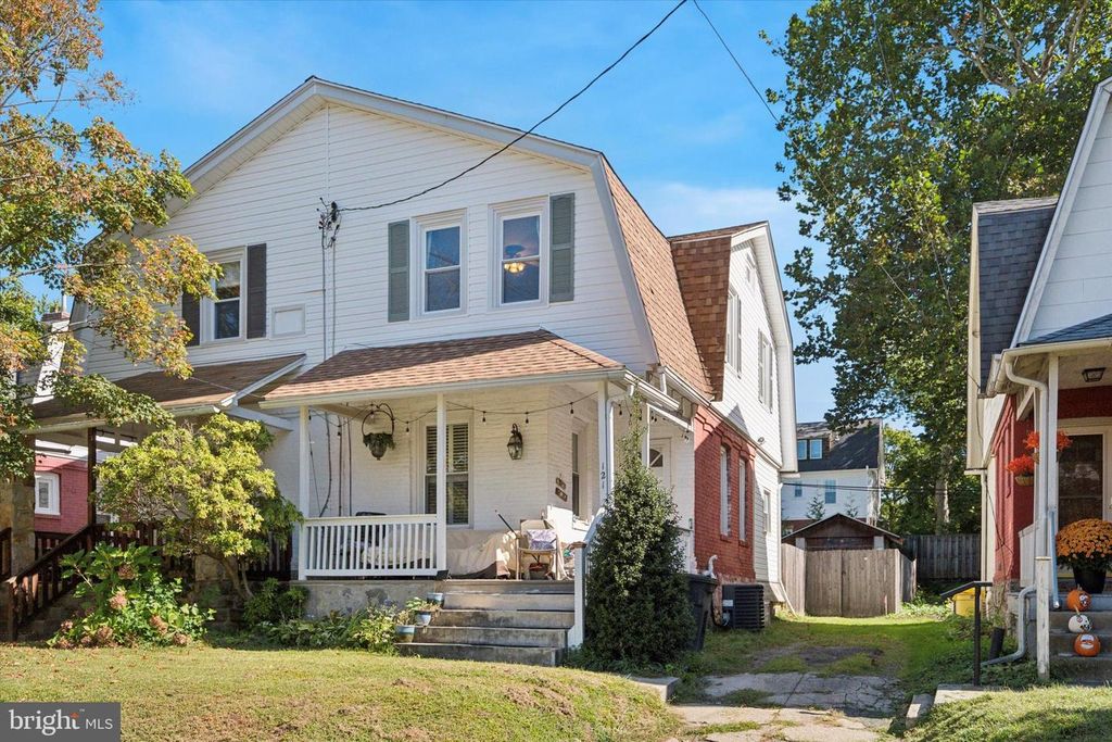 121 CONWAY AVE, Narberth, PA 19072