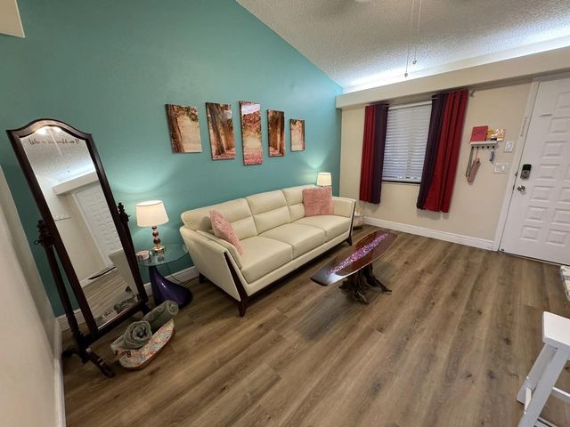 20865 HAULOVER COVE D-4, Lutz, FL 33558