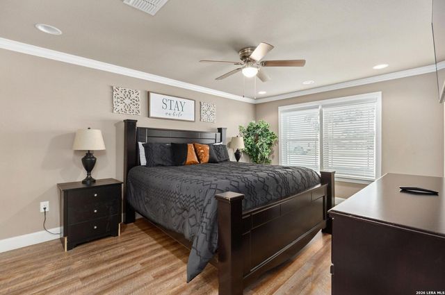 730 S Mesquite Ave, New Braunfels, TX 78130