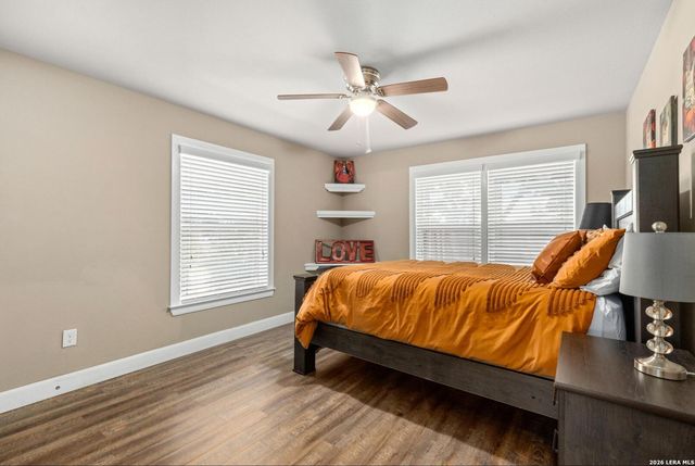 730 S Mesquite Ave, New Braunfels, TX 78130