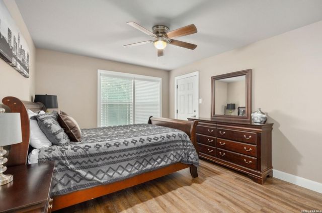 730 S Mesquite Ave, New Braunfels, TX 78130