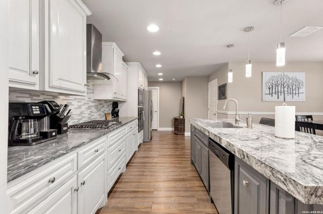 730 S Mesquite Ave, New Braunfels, TX 78130
