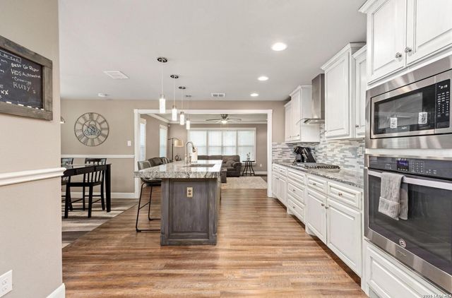 730 S Mesquite Ave, New Braunfels, TX 78130