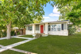 730 S Mesquite Ave, New Braunfels, TX 78130