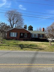 118 Peach Orchard Road, Belmont, NC 28012